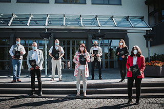 Die Koalitionspartner von CDU, GRÜNE und FWE bei der Vertragsunterzeichnung 2021